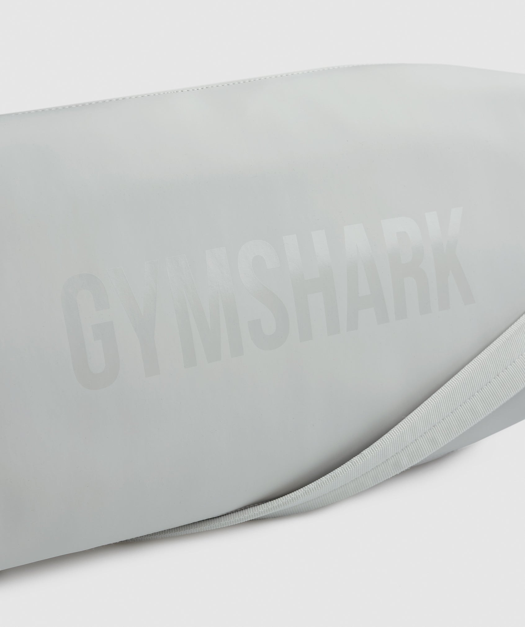 gymshark-everyday-holdall-light-grey-aw21