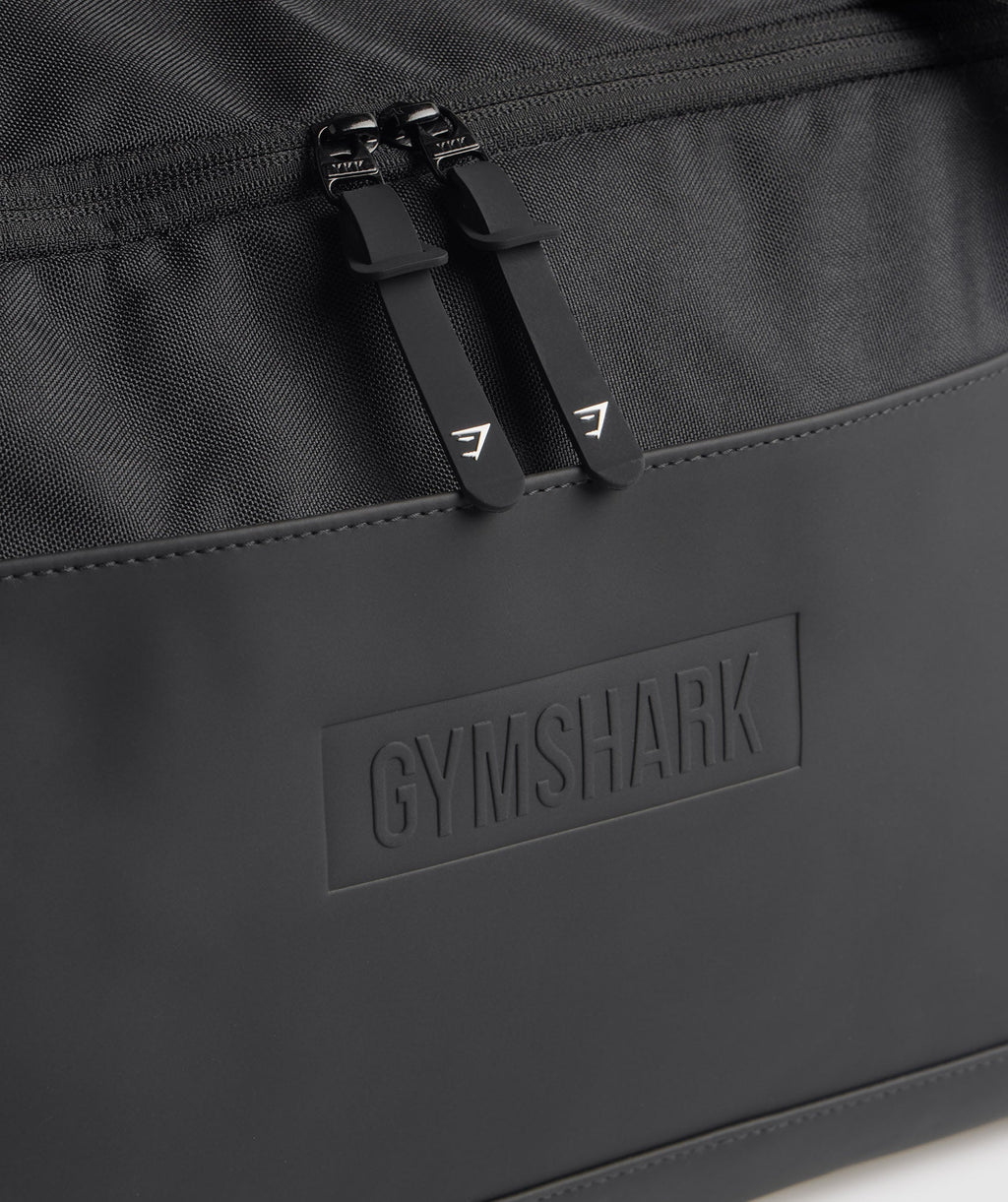 gymshark-everyday-holdall-black-aw22