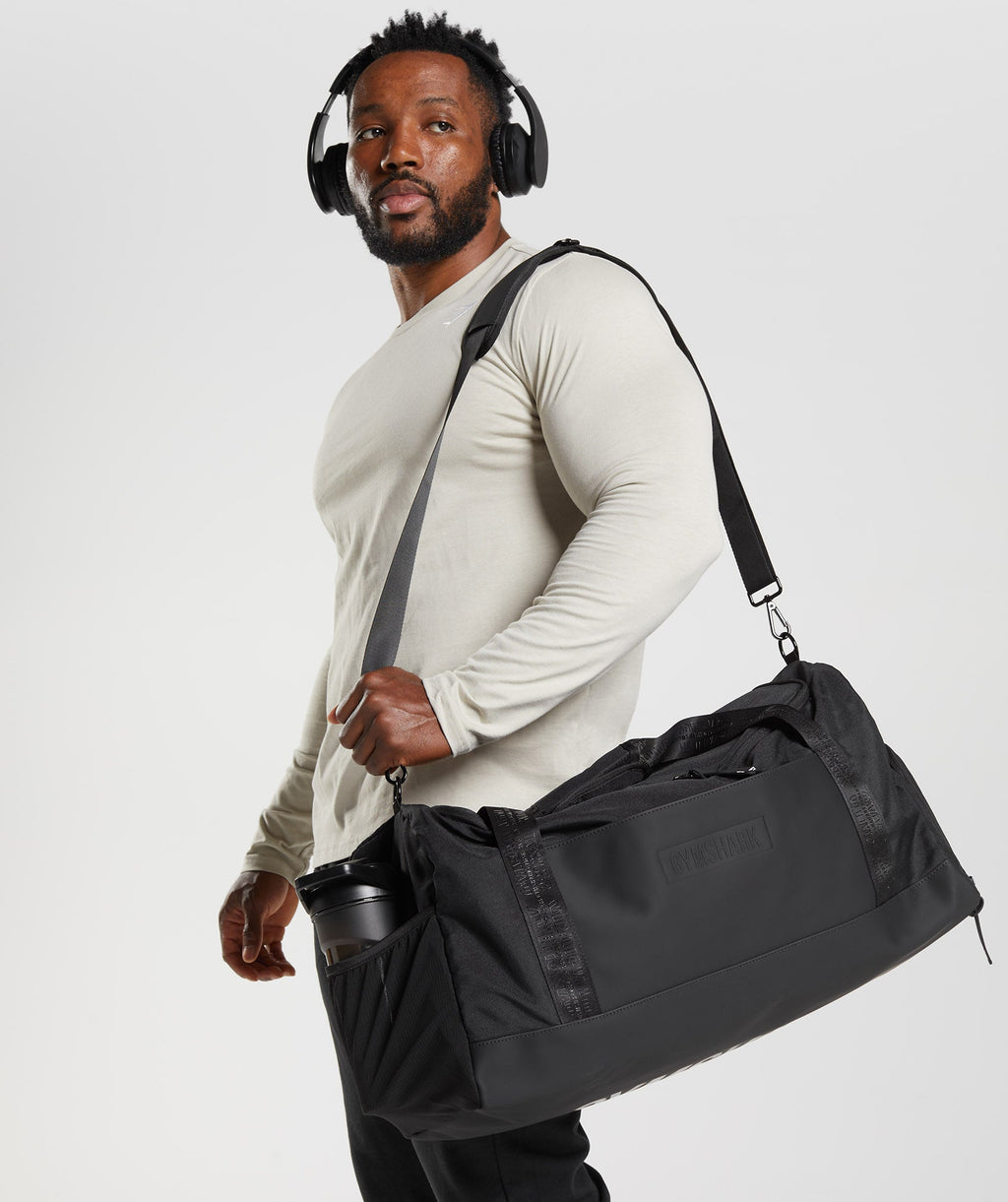 gymshark-everyday-holdall-black-aw22