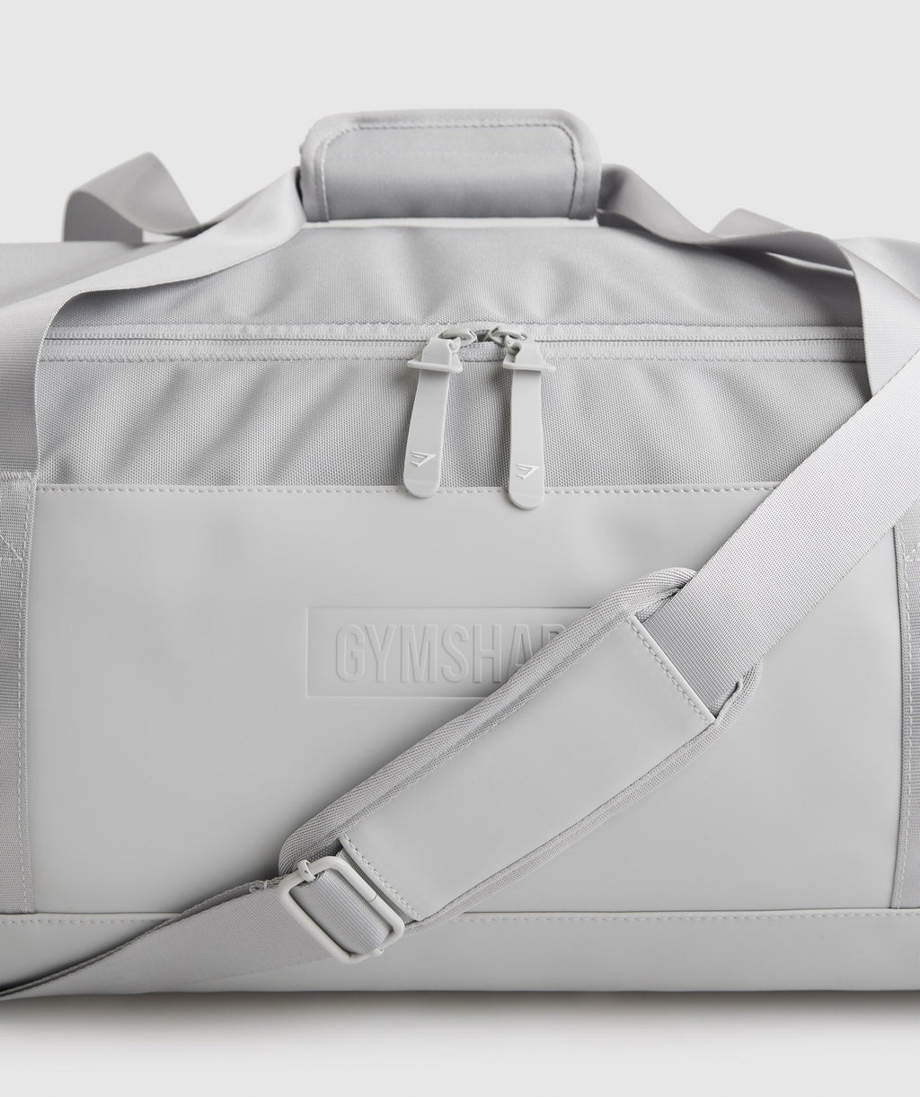 gymshark-medium-everyday-holdall-light-grey-ss23