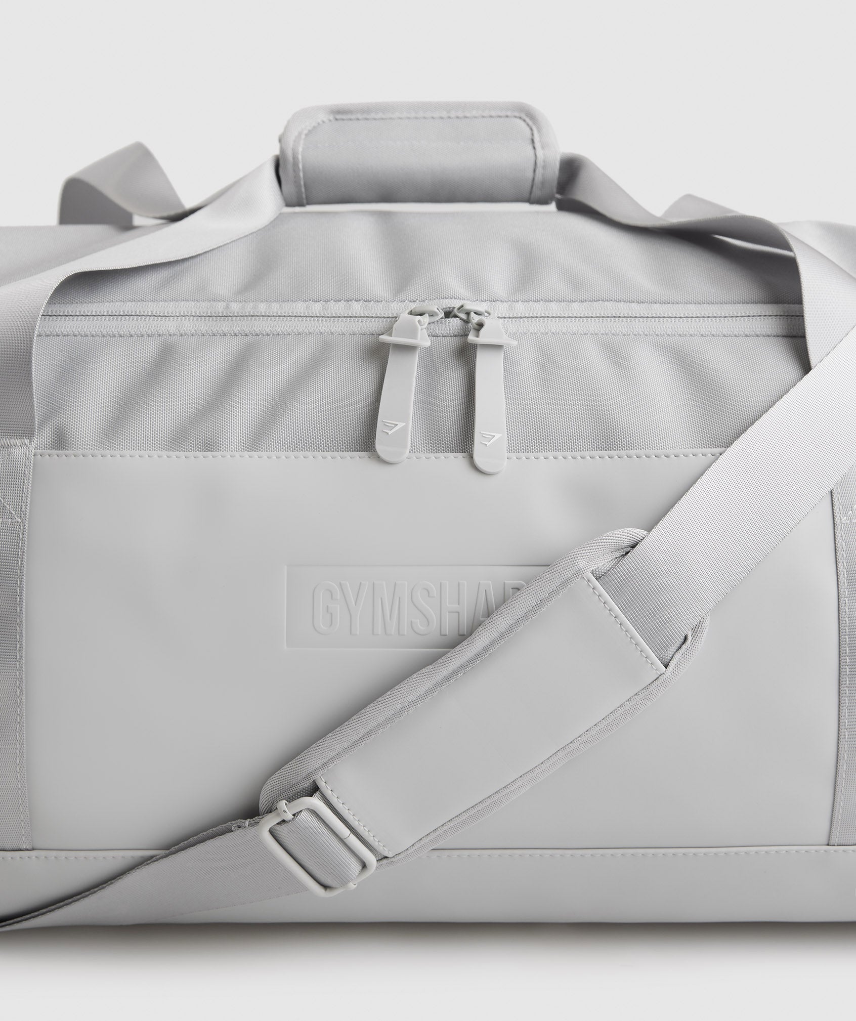 gymshark-medium-everyday-holdall-light-grey-ss23