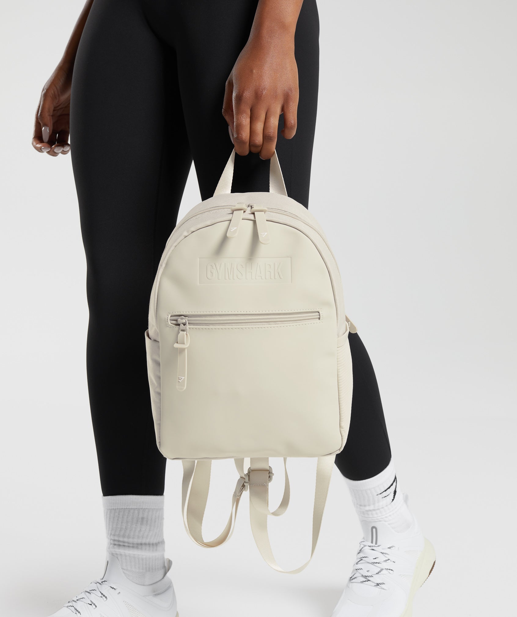 gymshark-everyday-mini-backpack-pebble-grey-aw23