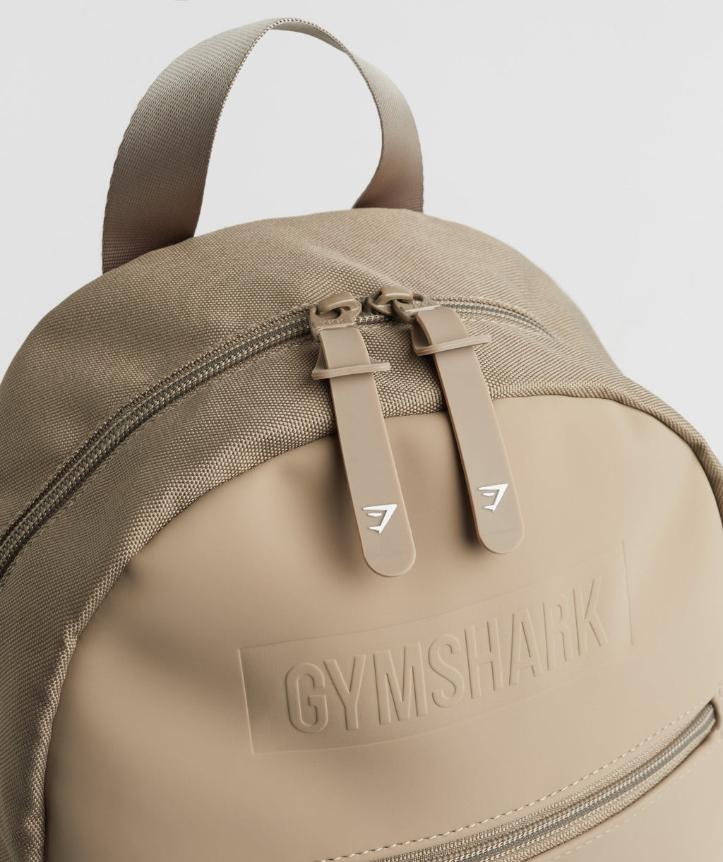 gymshark-everyday-mini-backpack-cement-brown-ss23