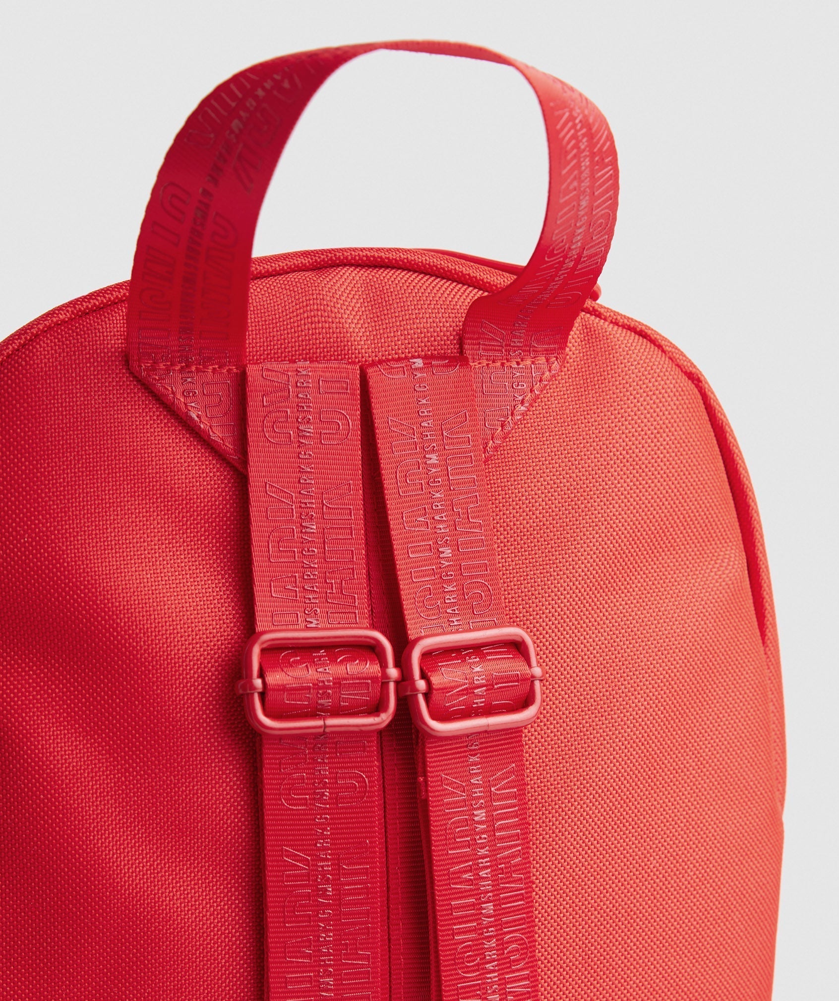 gymshark-everyday-mini-backpack-chilli-red-aw22