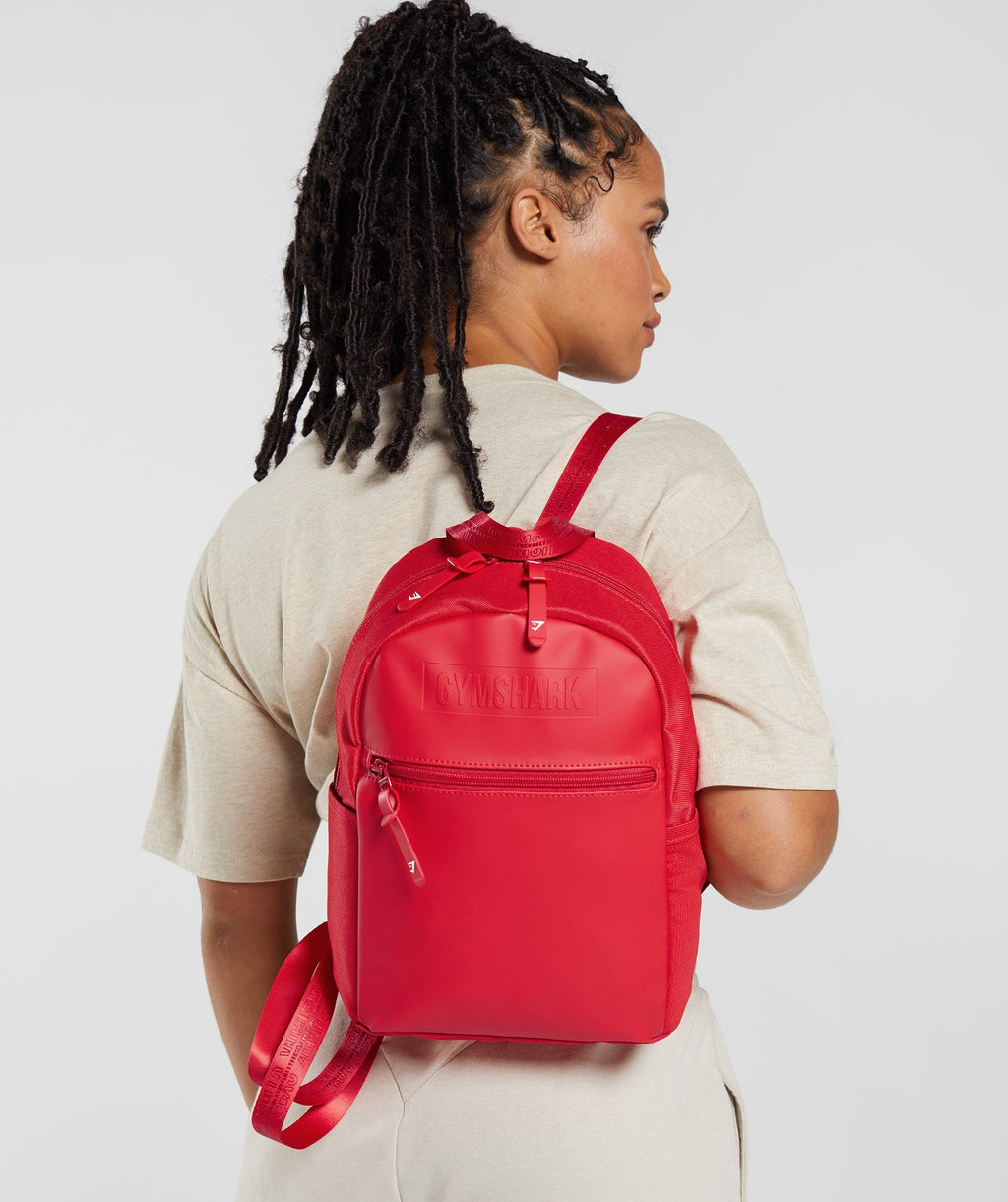 gymshark-everyday-mini-backpack-chilli-red-aw22