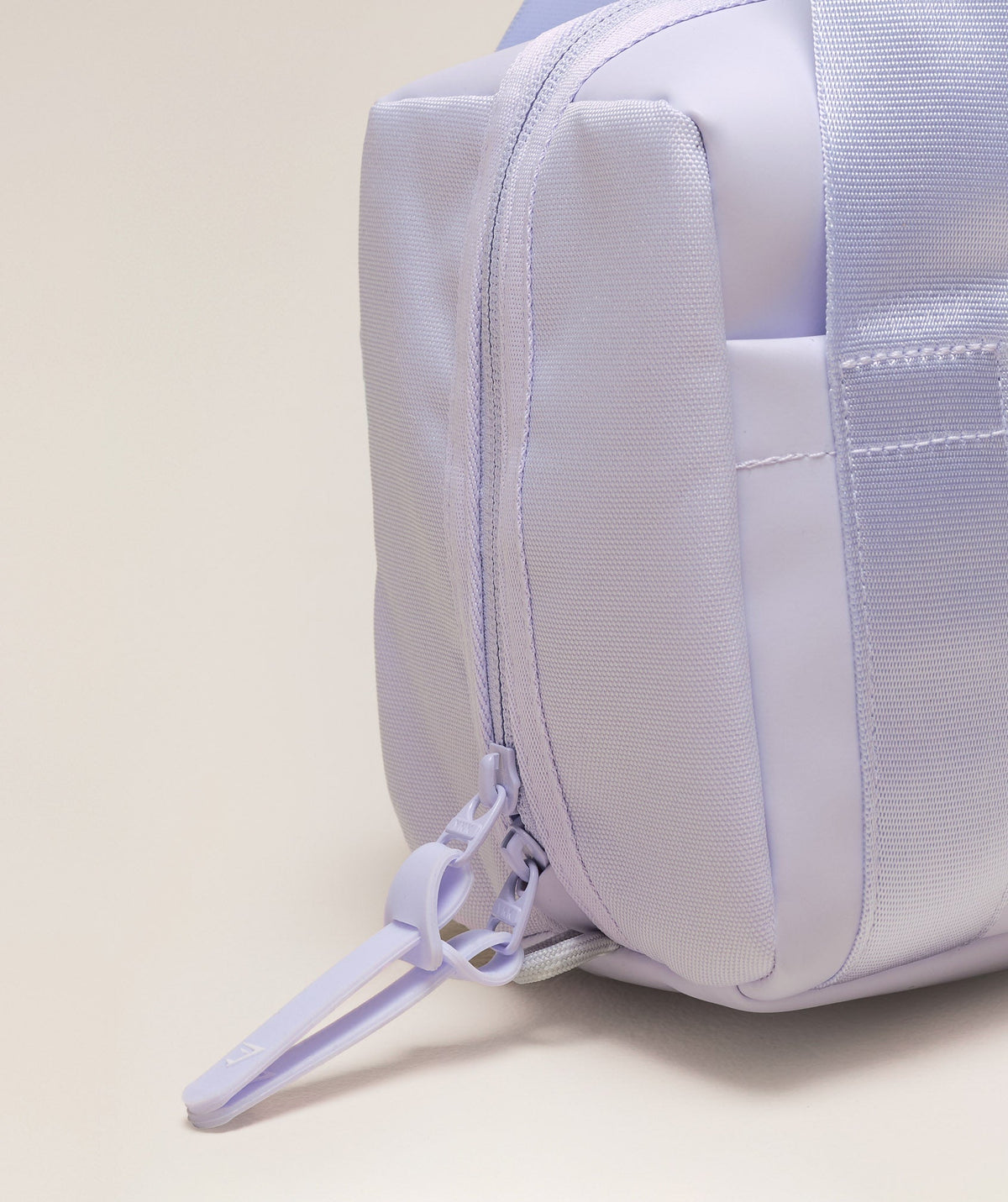 gymshark-everyday-mini-holdall-fresh-lilac-ss25