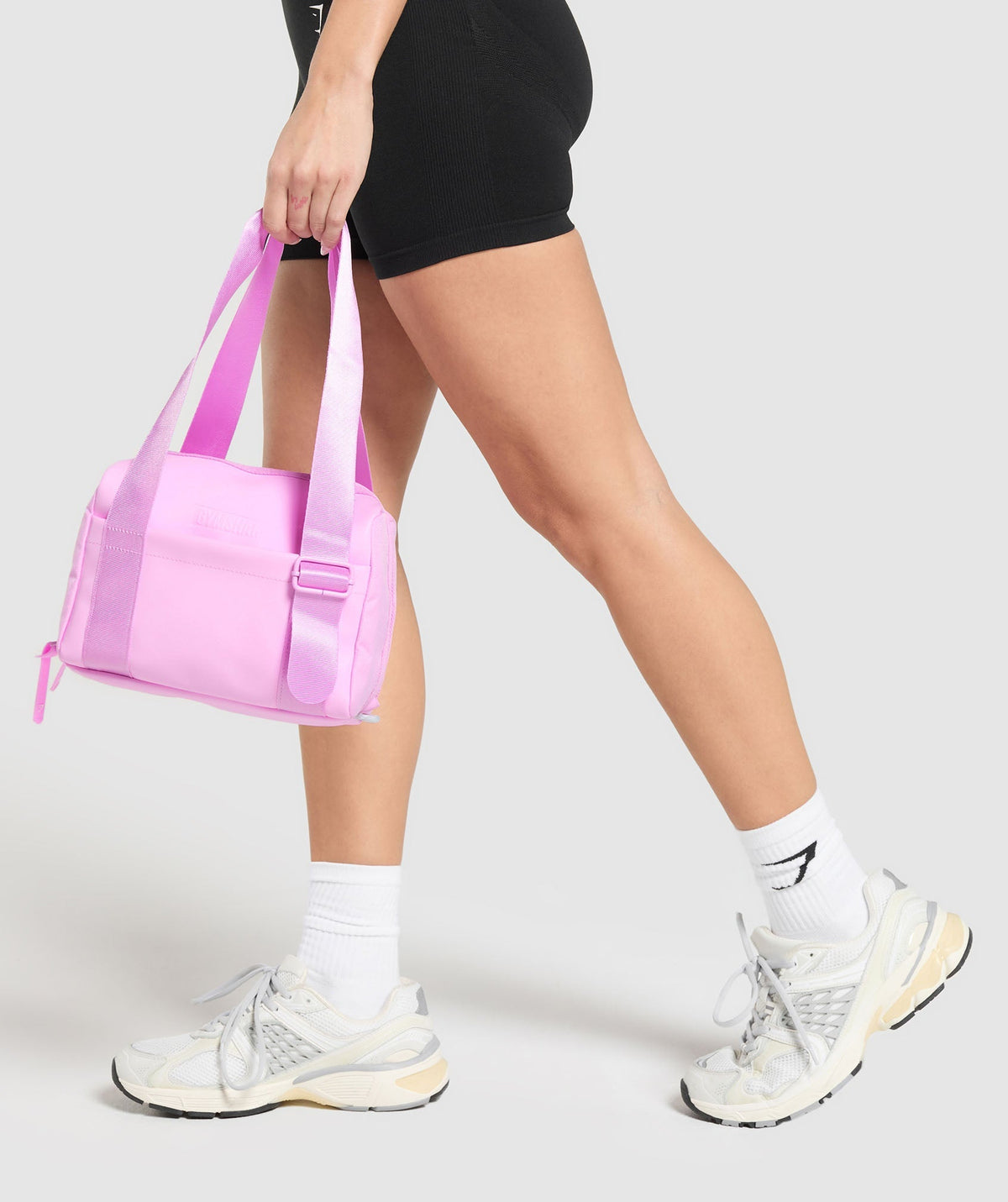 gymshark-everyday-mini-holdall-sour-pink-ss25