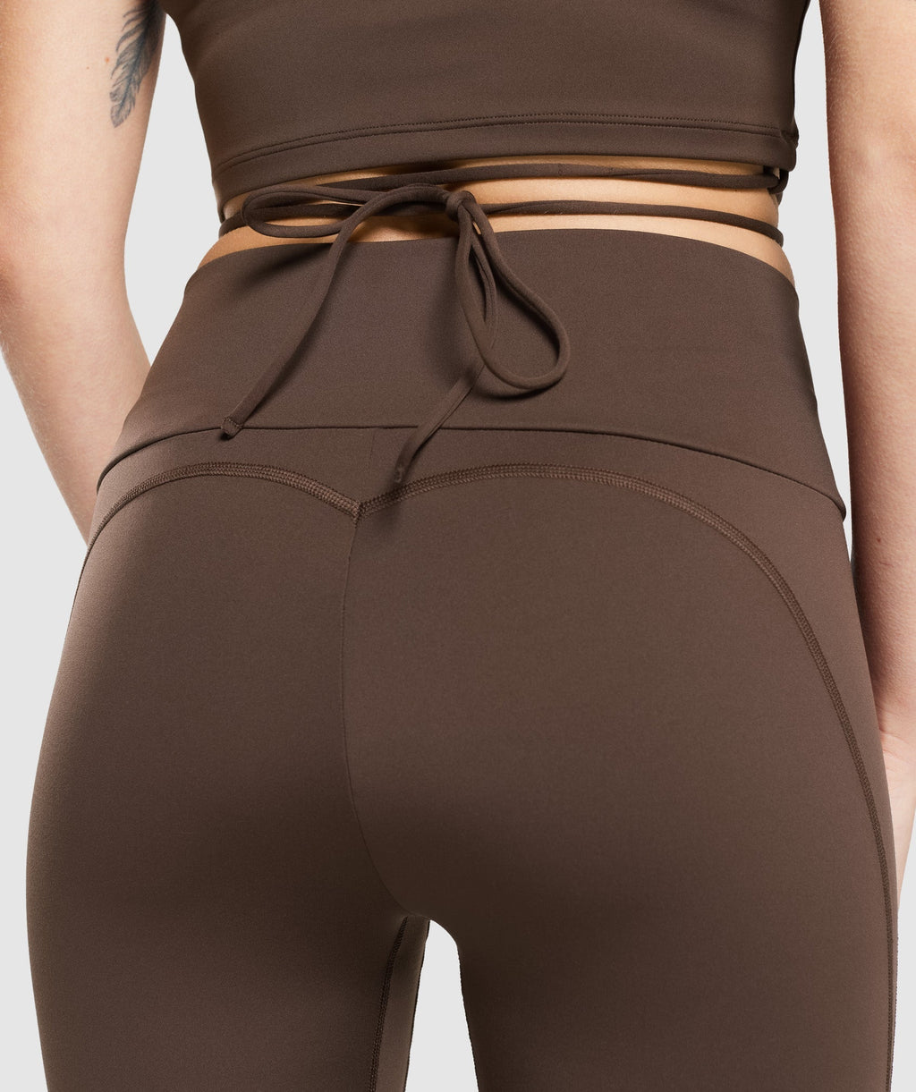 gymshark-everyday-mock-neck-ribbon-t-shirt-archive-brown-aw23