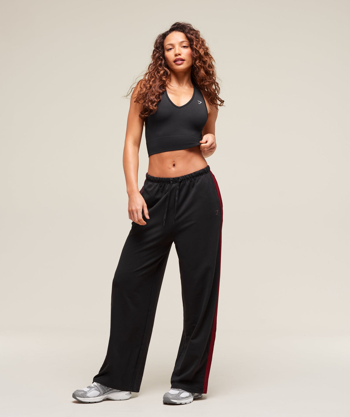 gymshark-everyday-seamless-crop-tank-black-aw23