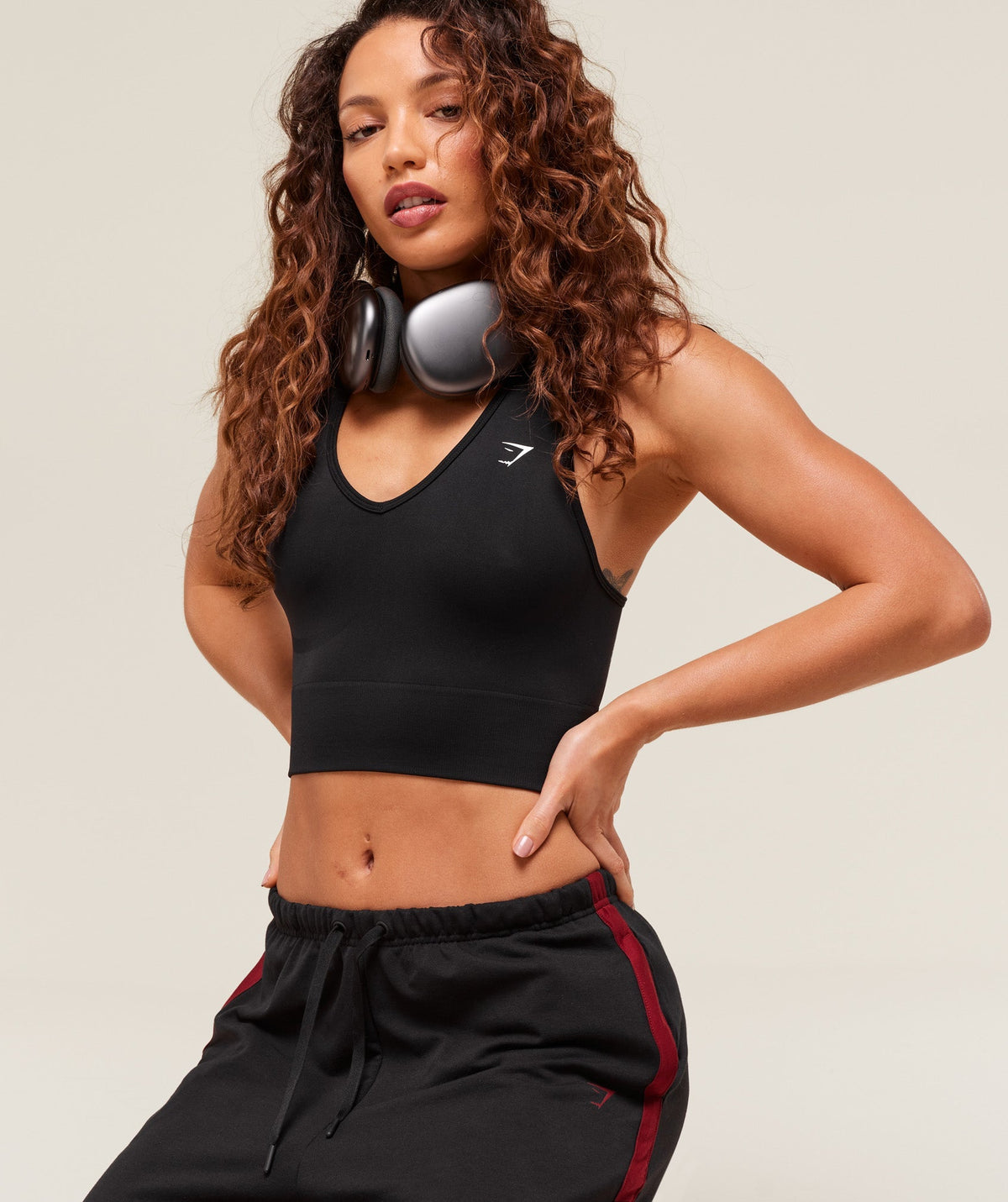 gymshark-everyday-seamless-crop-tank-black-aw23