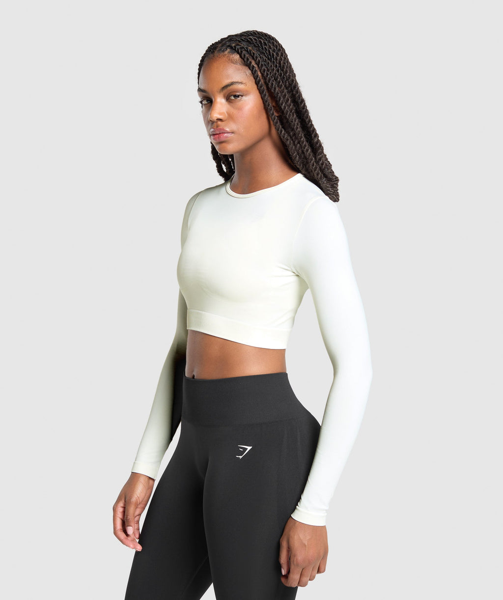 gymshark-everyday-seamless-long-sleeve-crop-top-soft-white-ss25