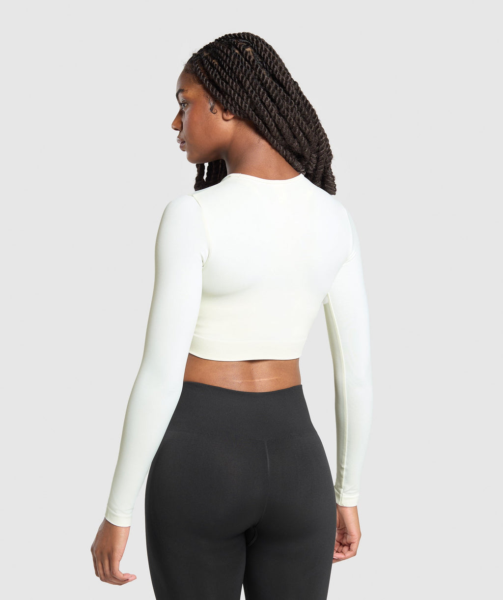 gymshark-everyday-seamless-long-sleeve-crop-top-soft-white-ss25
