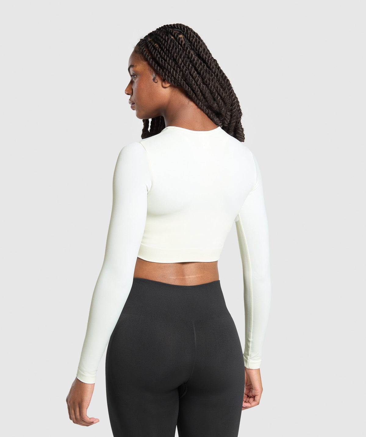gymshark-everyday-seamless-long-sleeve-crop-top-soft-white-ss25