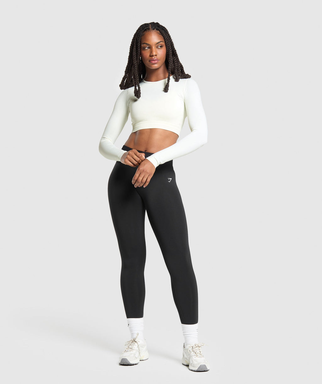 gymshark-everyday-seamless-long-sleeve-crop-top-soft-white-ss25