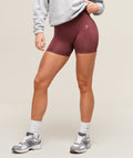 gymshark-everyday-seamless-shorts-burgundy-brown-ss24