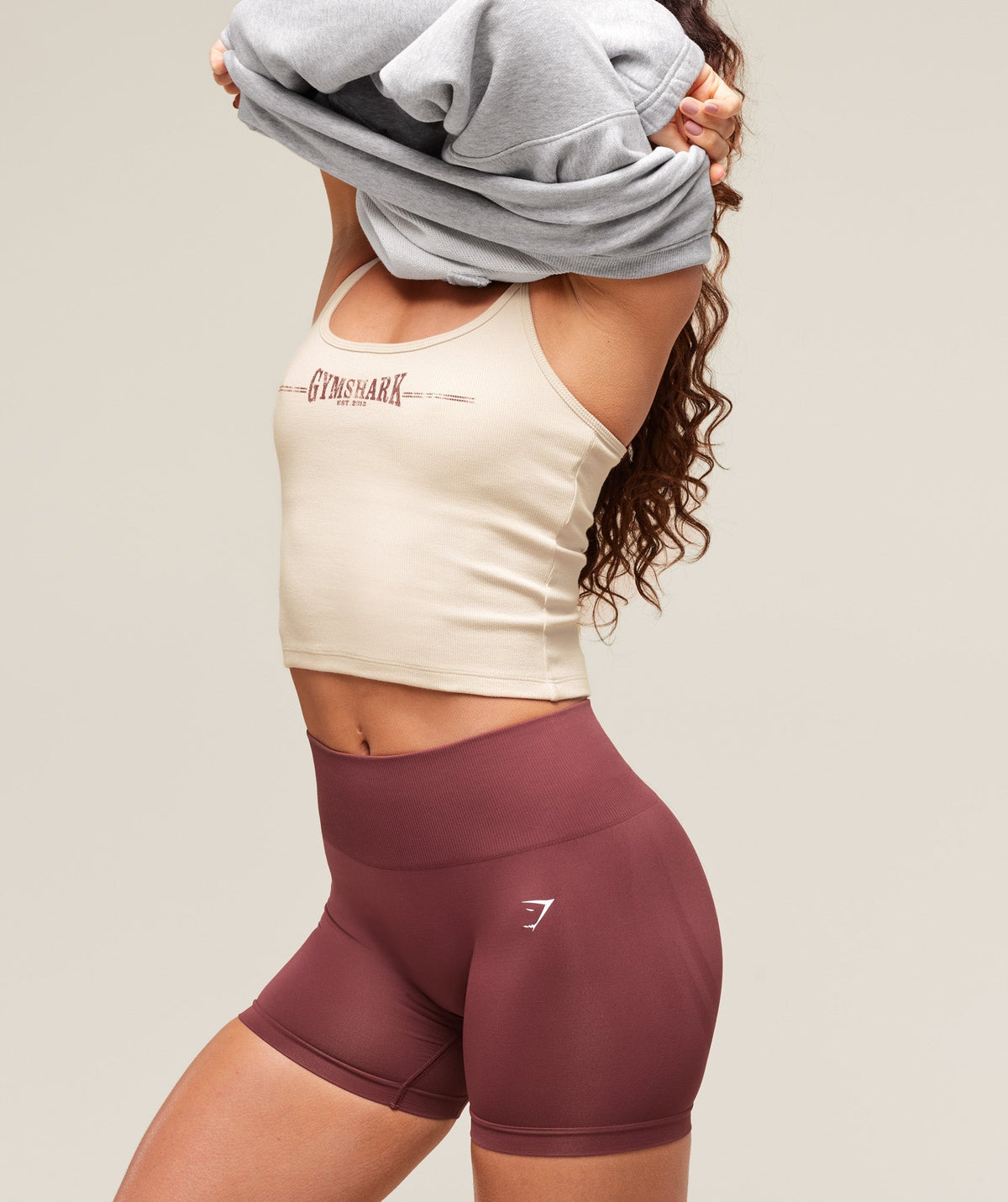 gymshark-everyday-seamless-shorts-burgundy-brown-ss24
