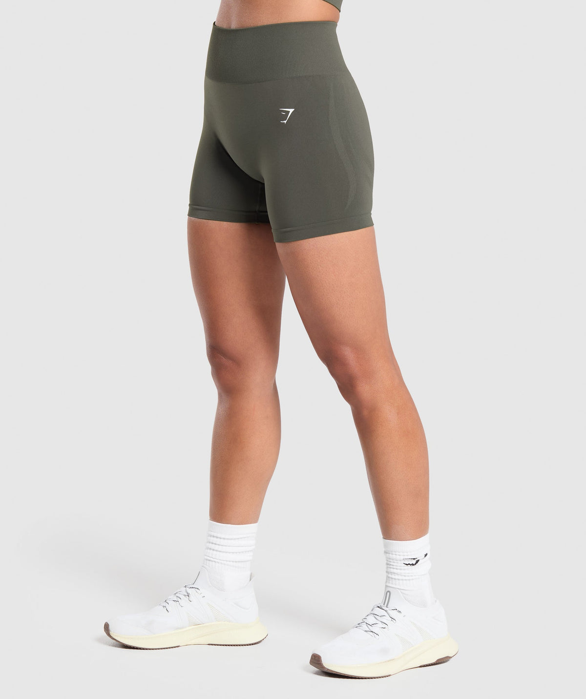 gymshark-everyday-seamless-shorts-strength-green-aw24