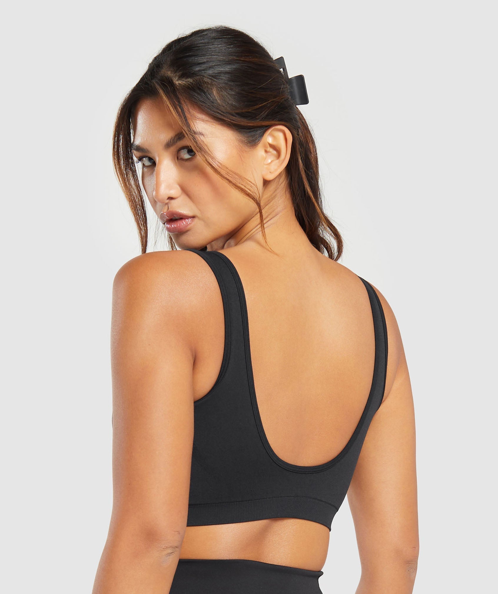 gymshark-everyday-seamless-sports-bra-black-ss24