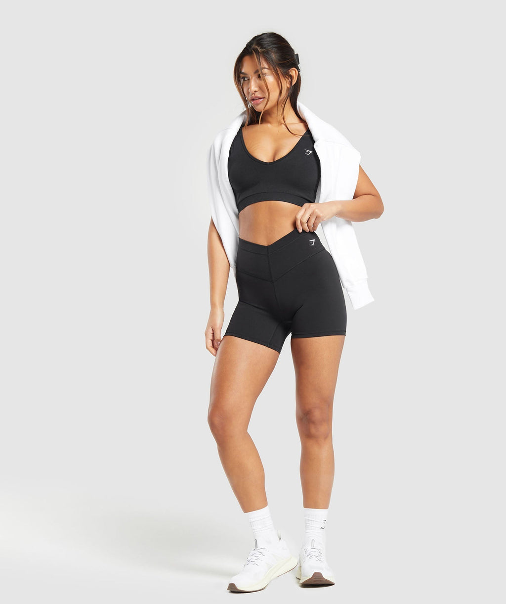 gymshark-everyday-seamless-sports-bra-black-ss24