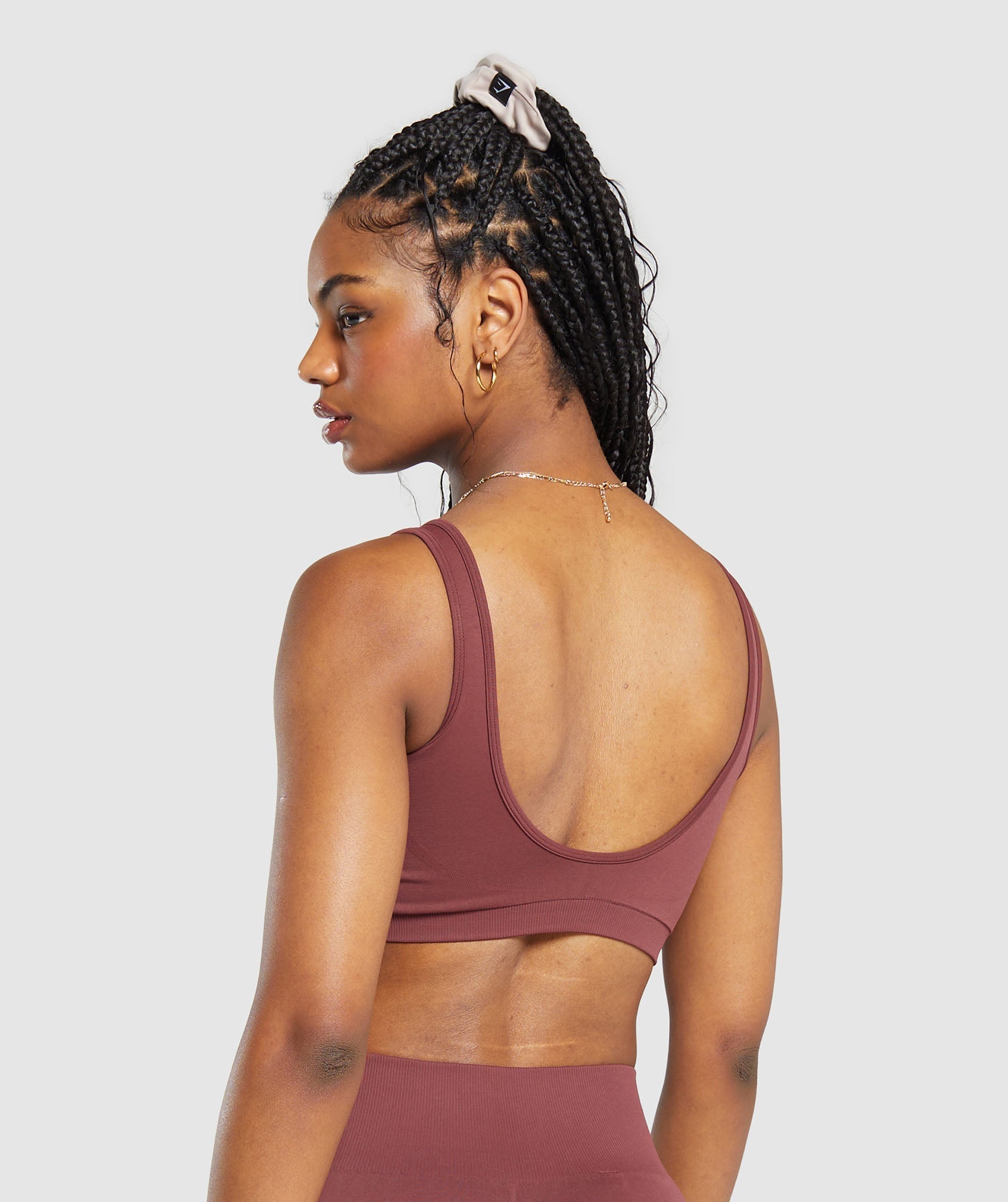 gymshark-everyday-seamless-sports-bra-burgundy-brown-aw24
