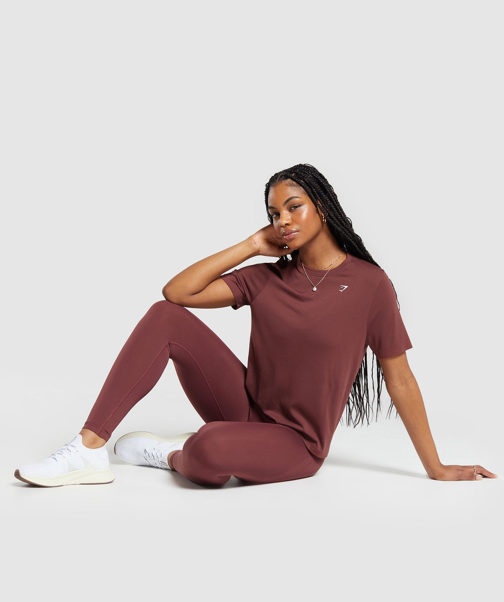 gymshark-everyday-seamless-t-shirt-burgundy-brown-ss24