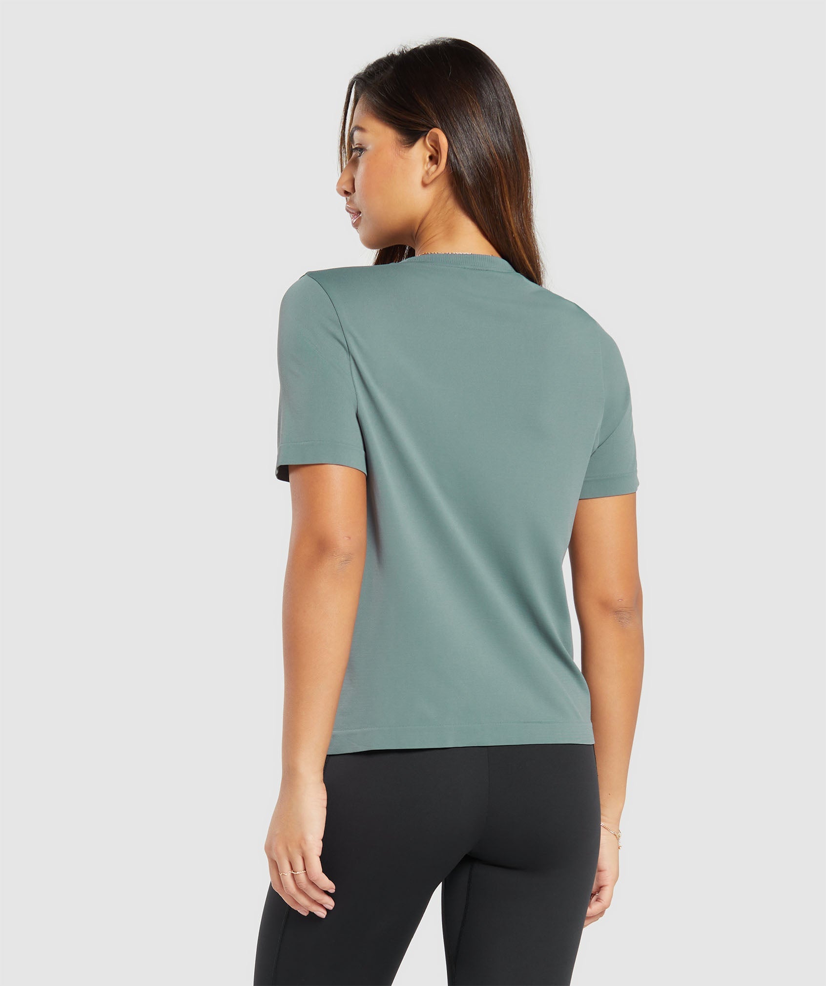 gymshark-everyday-seamless-t-shirt-cargo-teal-ss24