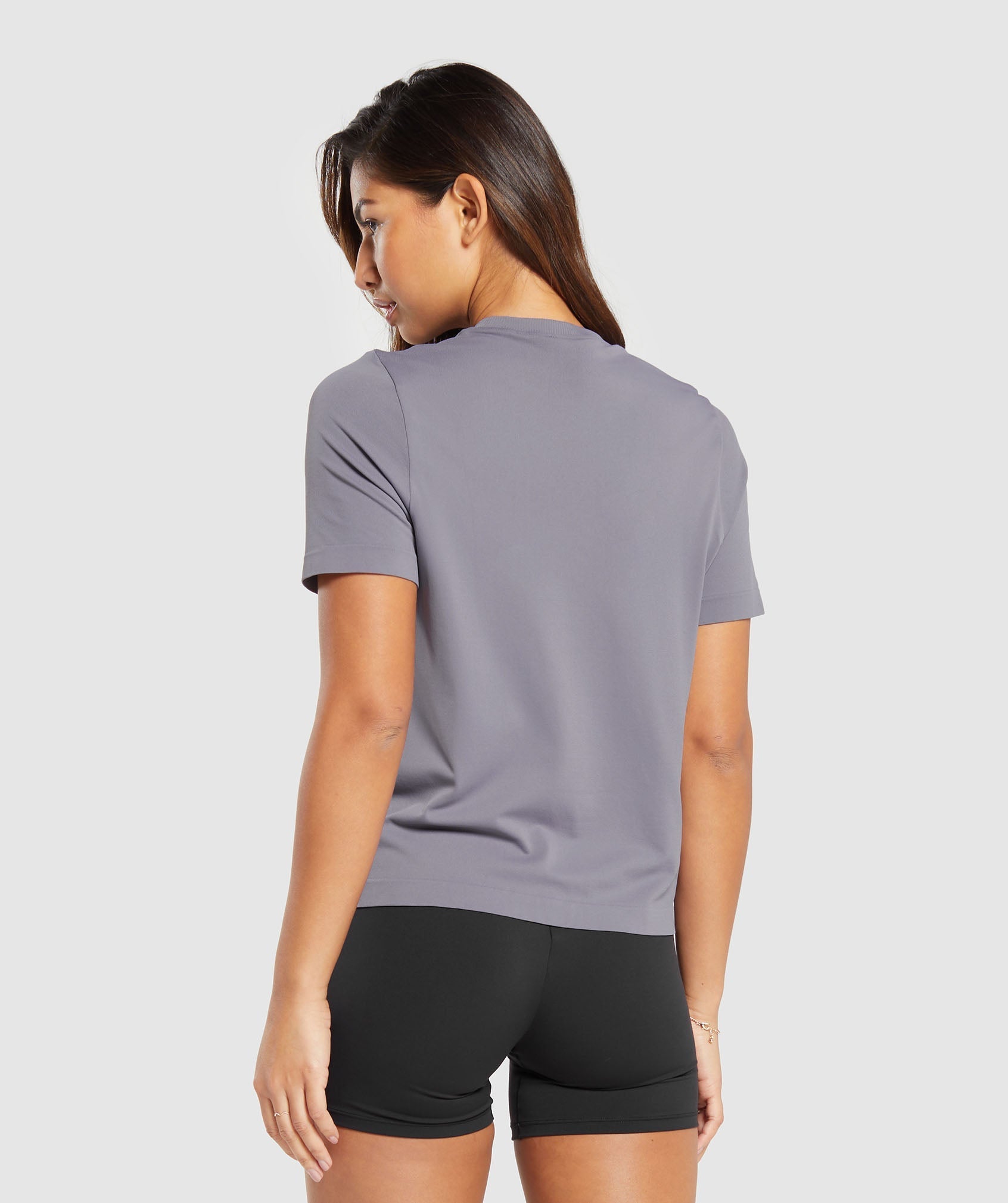 gymshark-everyday-seamless-t-shirt-fog-purple-ss24