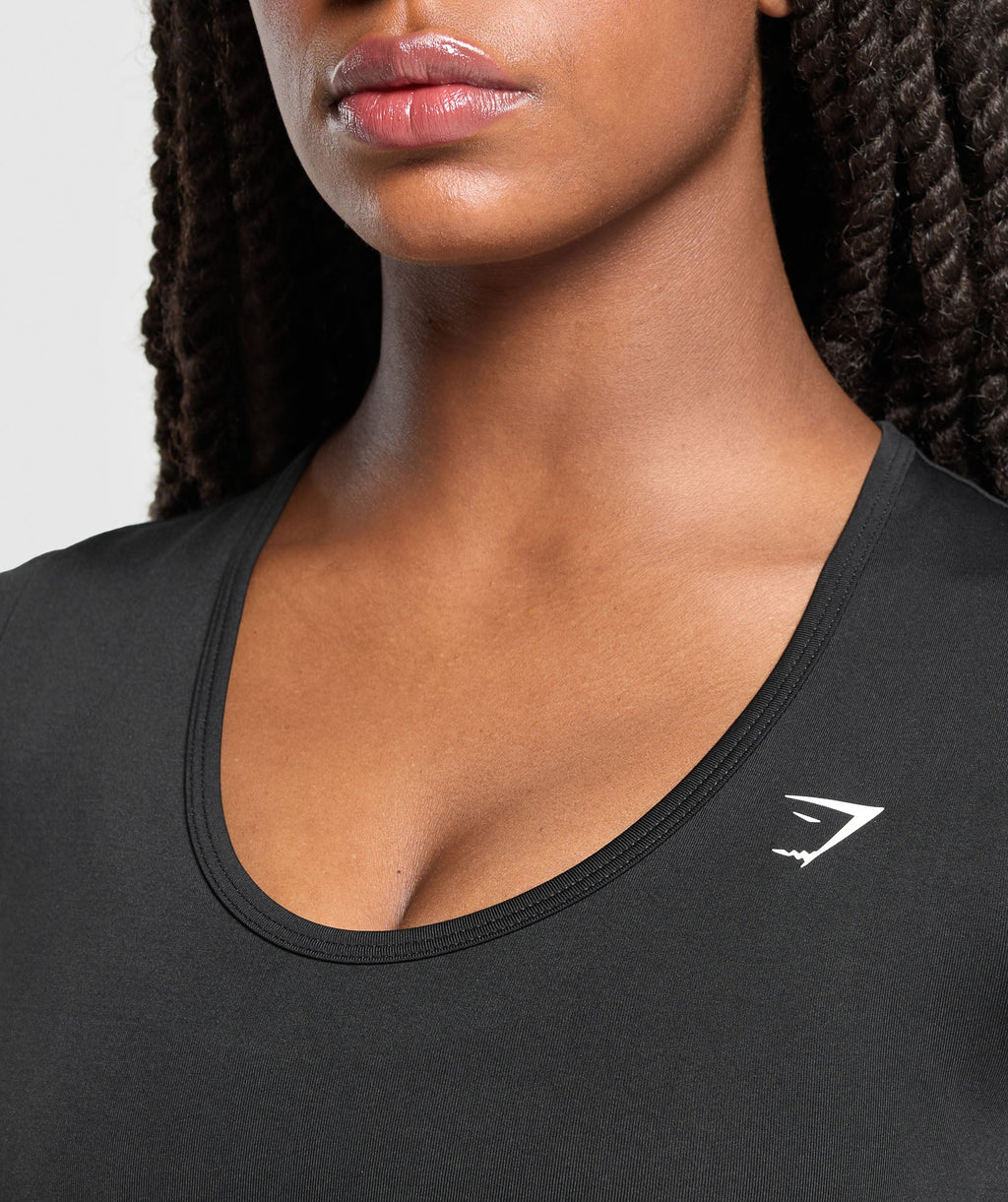gymshark-everyday-seamless-tight-fit-crew-neck-tee-black-ss25