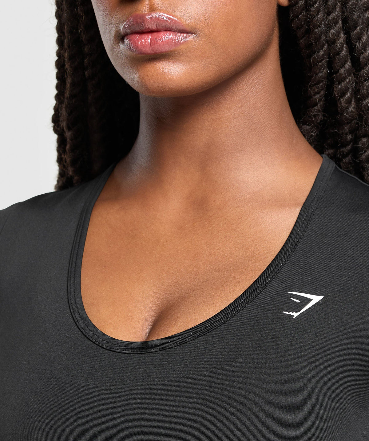gymshark-everyday-seamless-tight-fit-crew-neck-tee-black-ss25