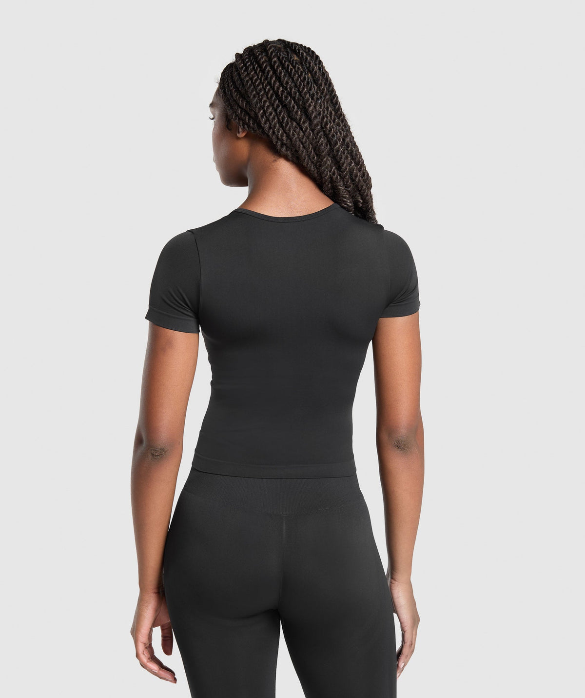 gymshark-everyday-seamless-tight-fit-crew-neck-tee-black-ss25
