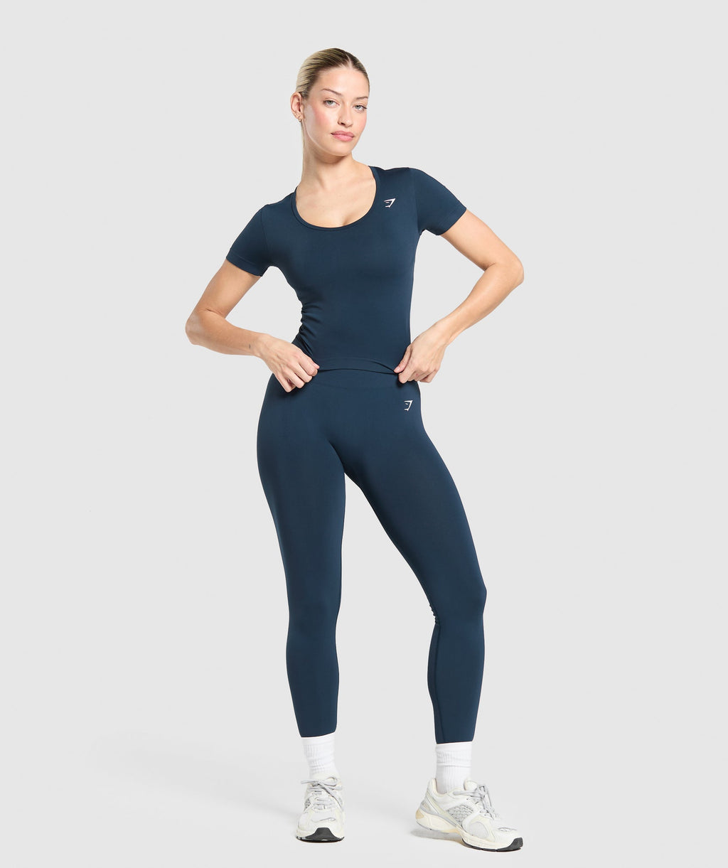 gymshark-everyday-seamless-tight-fit-crew-neck-tee-ss-tops-blue-ss25
