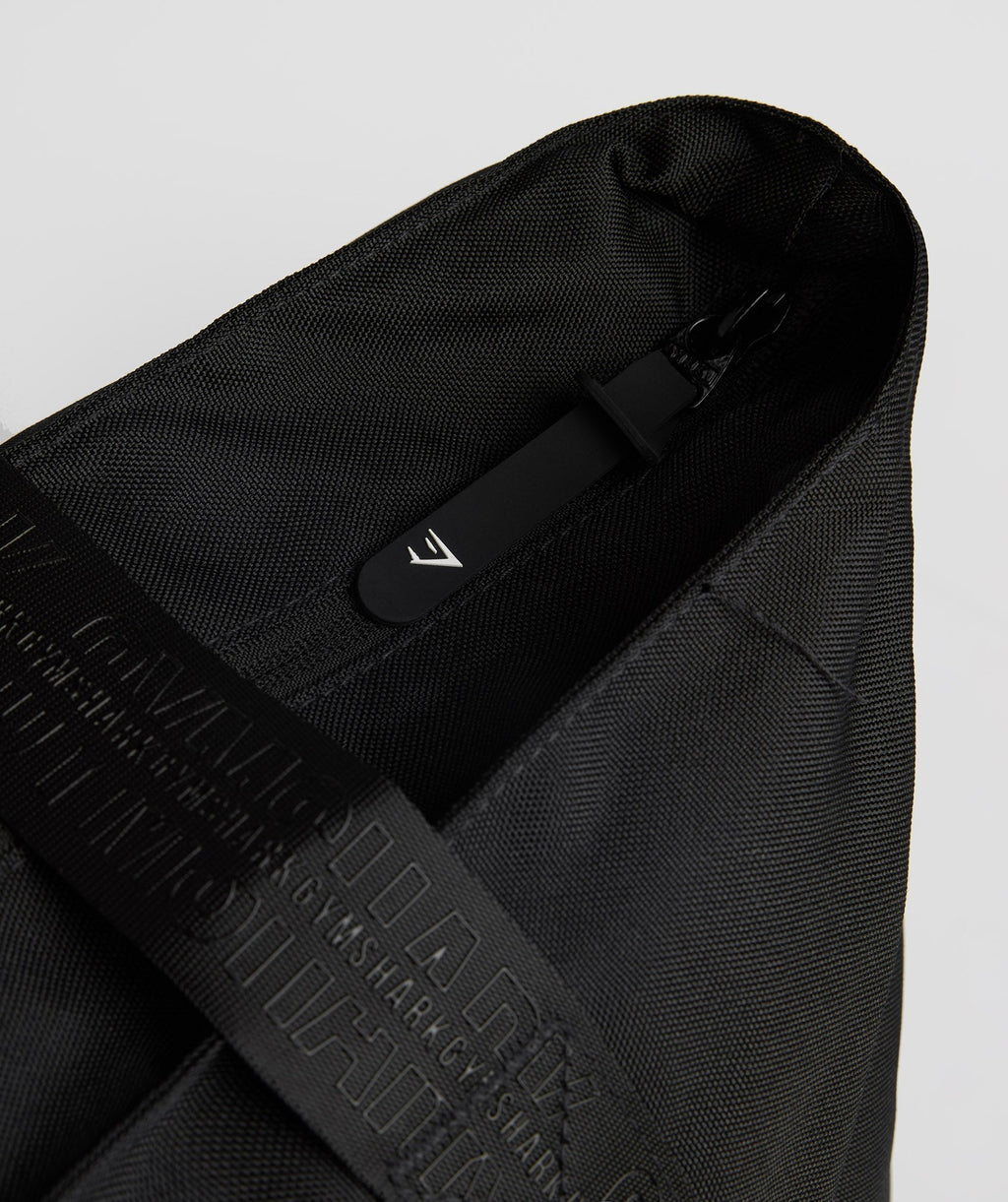 gymshark-everyday-tote-black-aw22