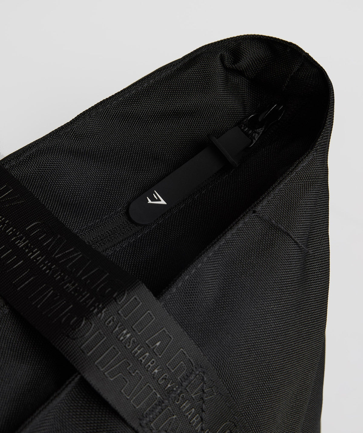 gymshark-everyday-tote-black-aw22