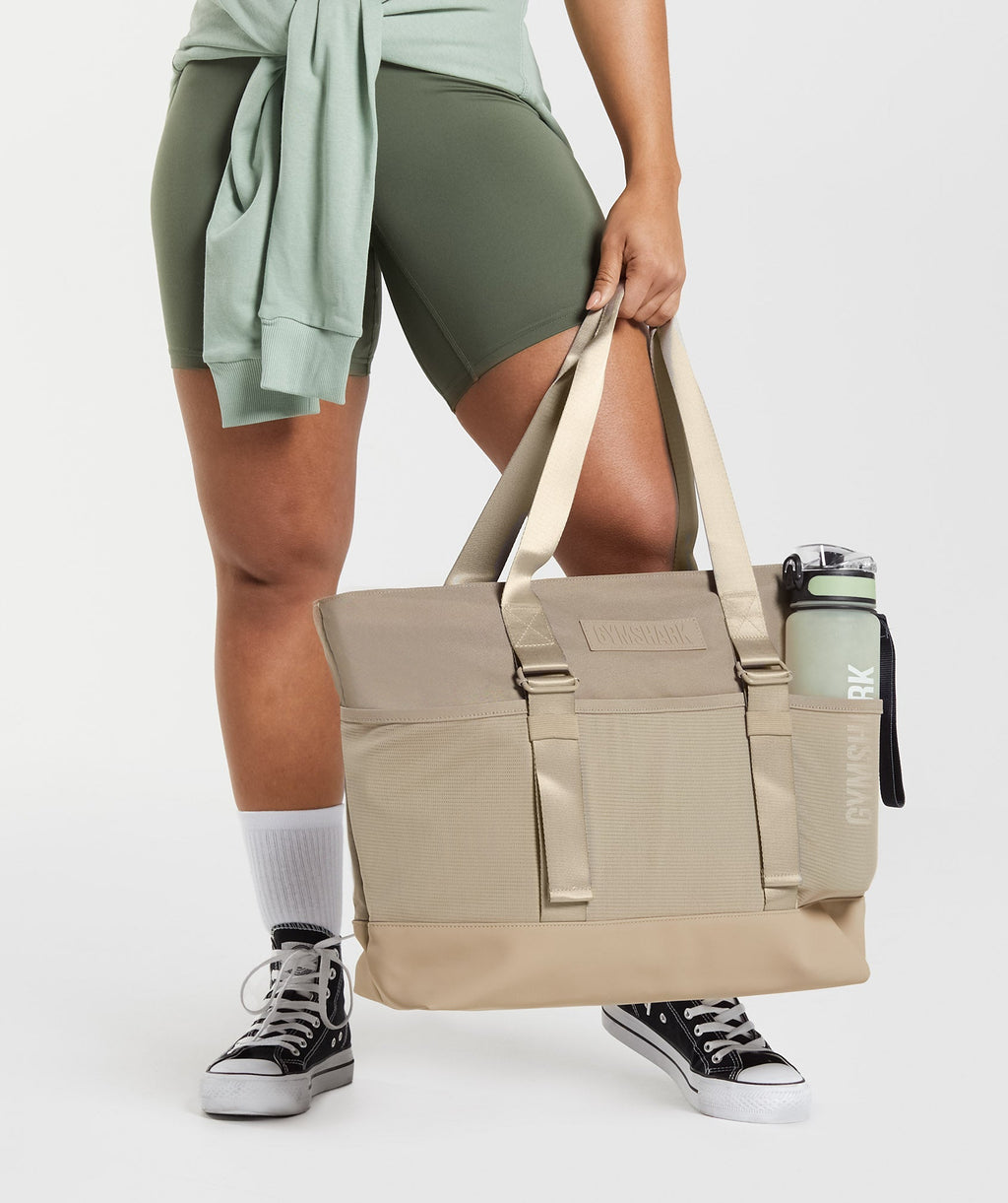 gymshark-everyday-tote-cement-brown-ss23