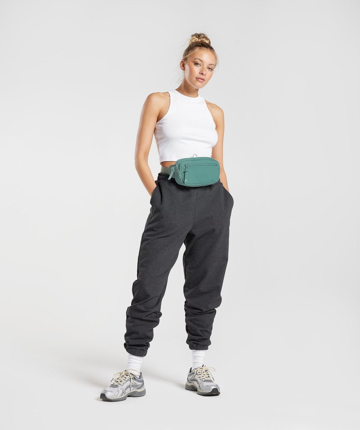 gymshark-everyday-waist-pack-ink-teal-ss23