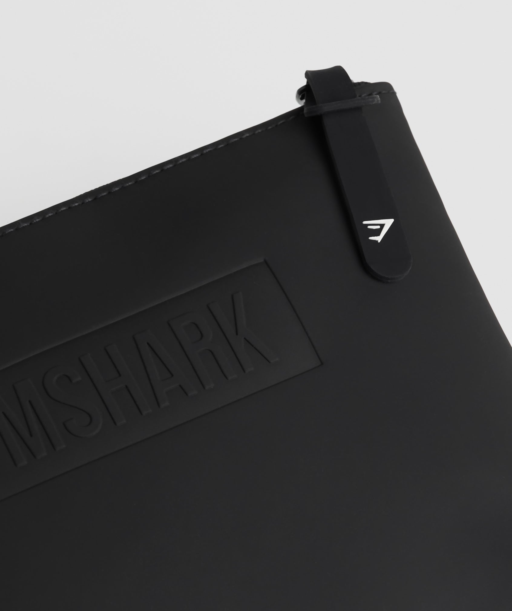 gymshark-everyday-wash-bag-black-ss23
