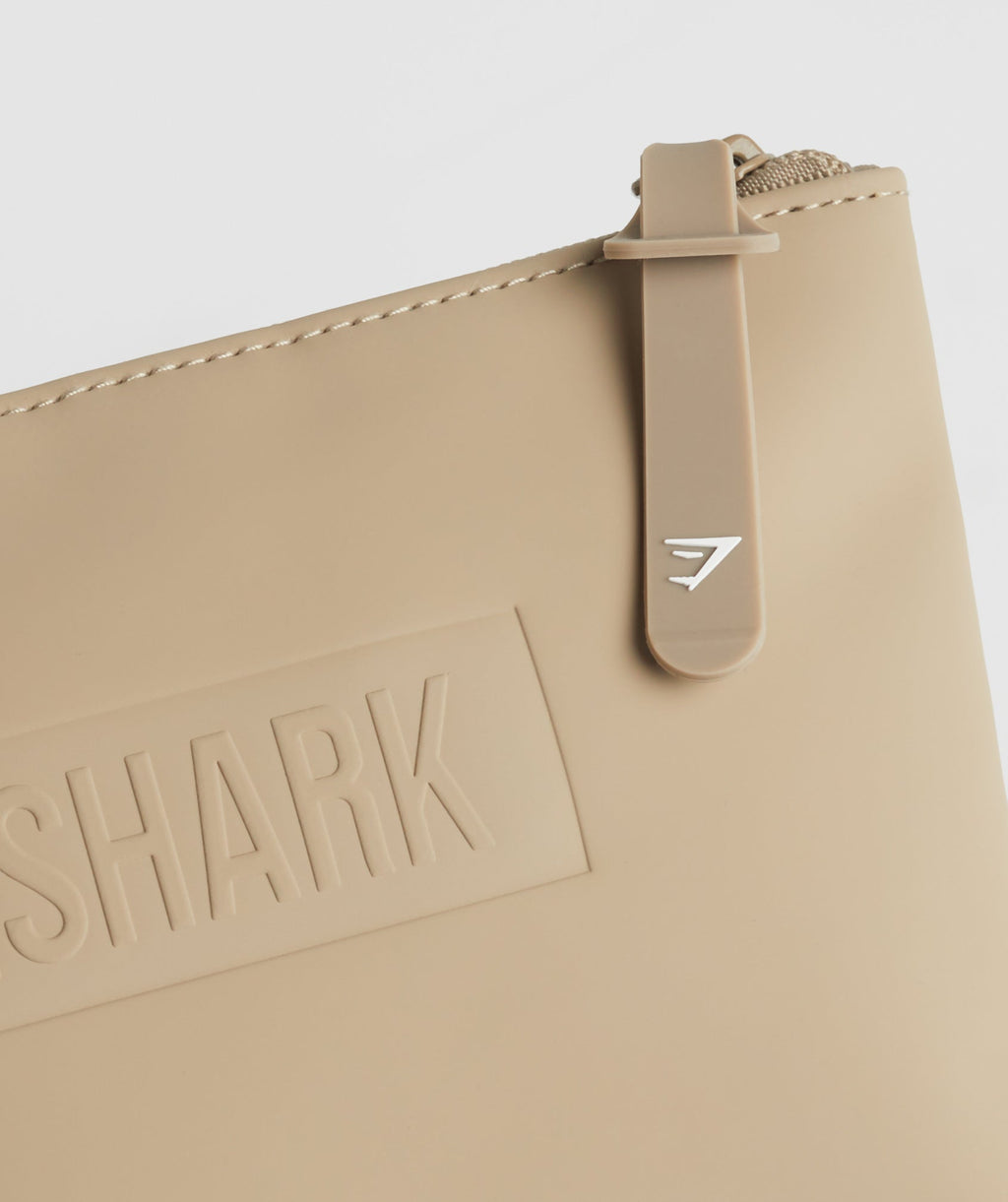 gymshark-everyday-wash-bag-cement-brown-ss23