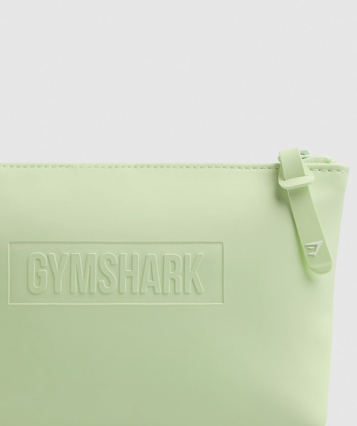gymshark-everyday-wash-bag-cucumber-green-ss22