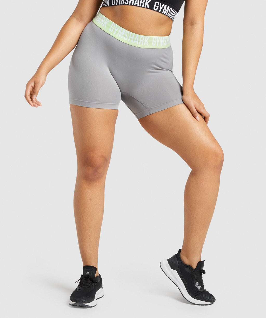 gymshark-fit-seamless-shorts-smokey-grey