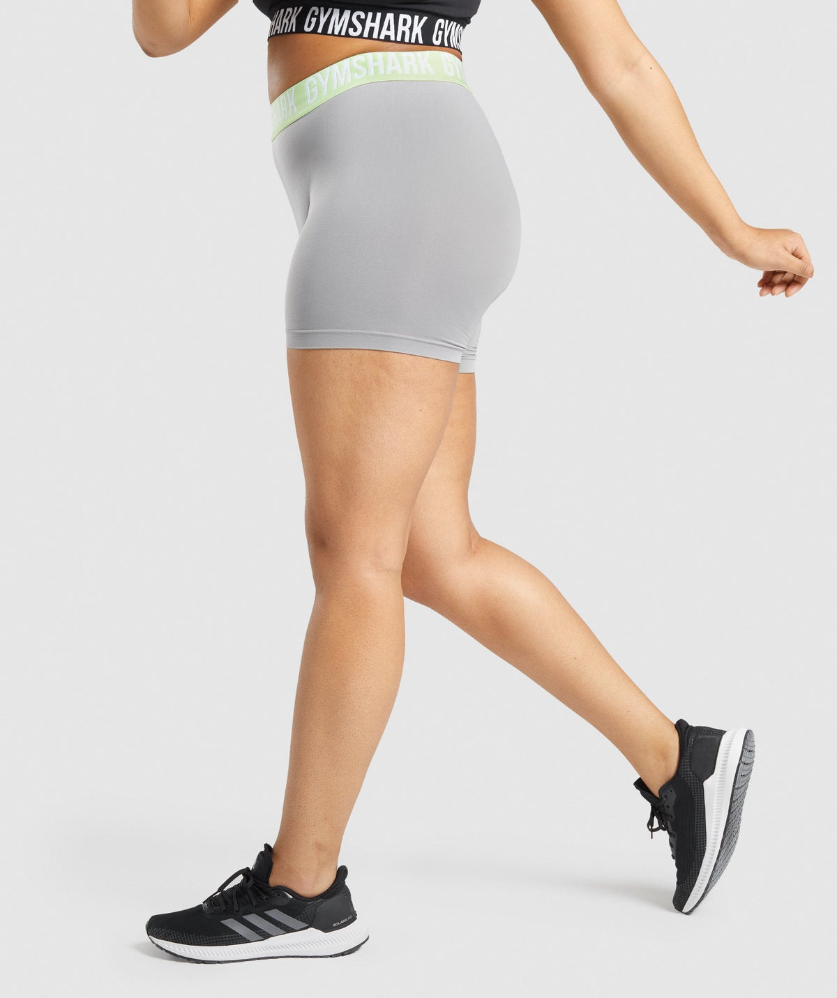 gymshark-fit-seamless-shorts-smokey-grey
