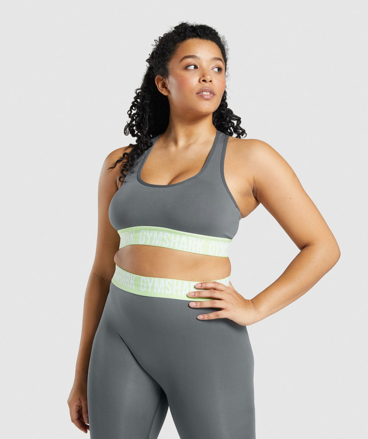 gymshark-fit-seamless-sports-bra-charcoal