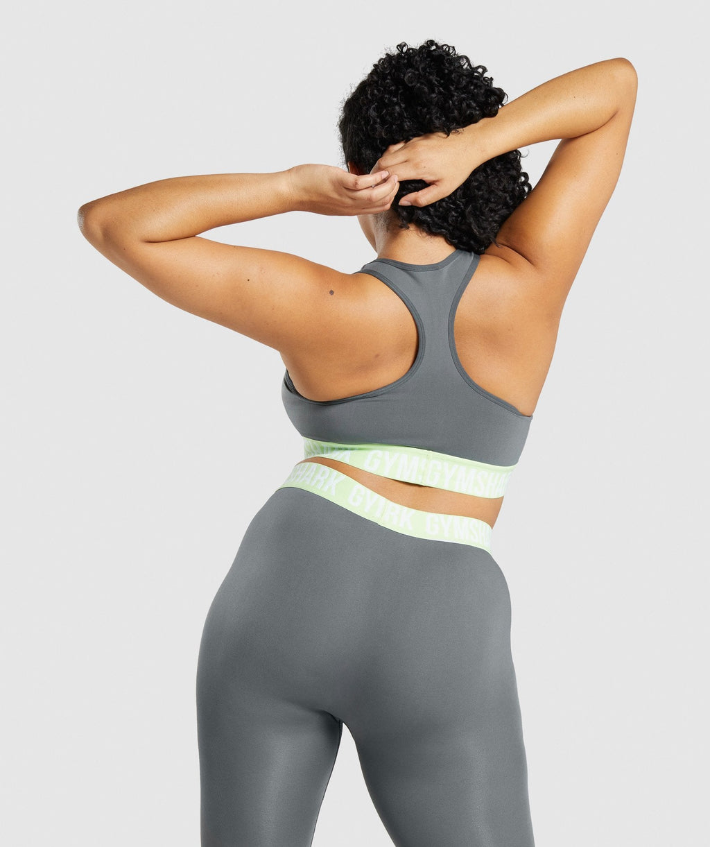 gymshark-fit-seamless-sports-bra-charcoal