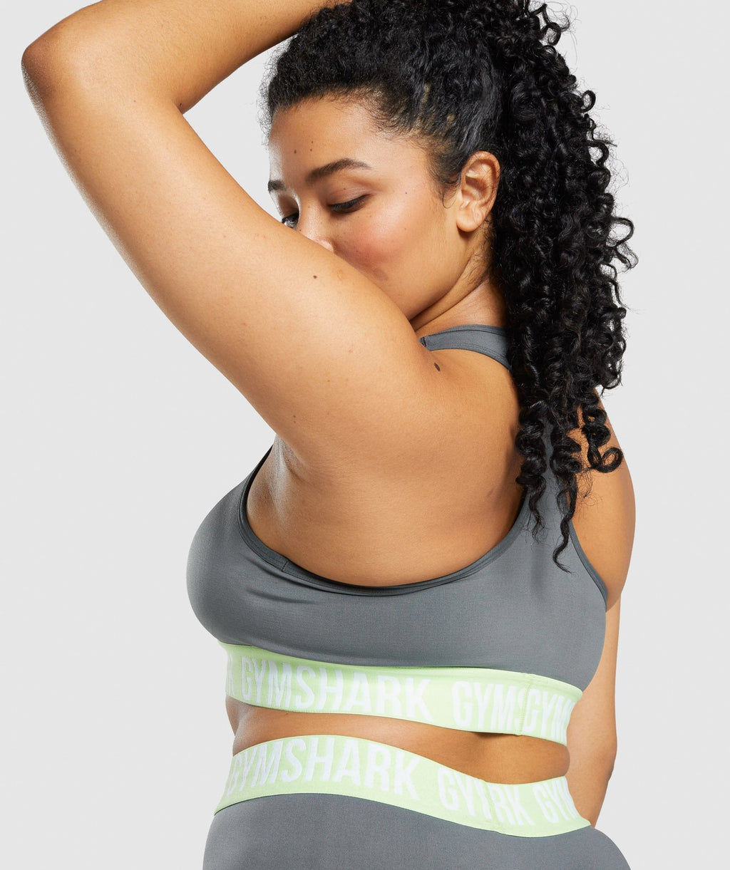 gymshark-fit-seamless-sports-bra-charcoal