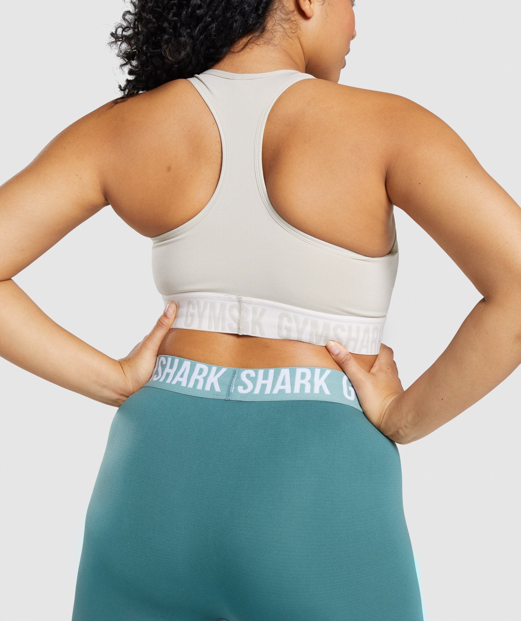 gymshark-fit-seamless-sports-bra-grey