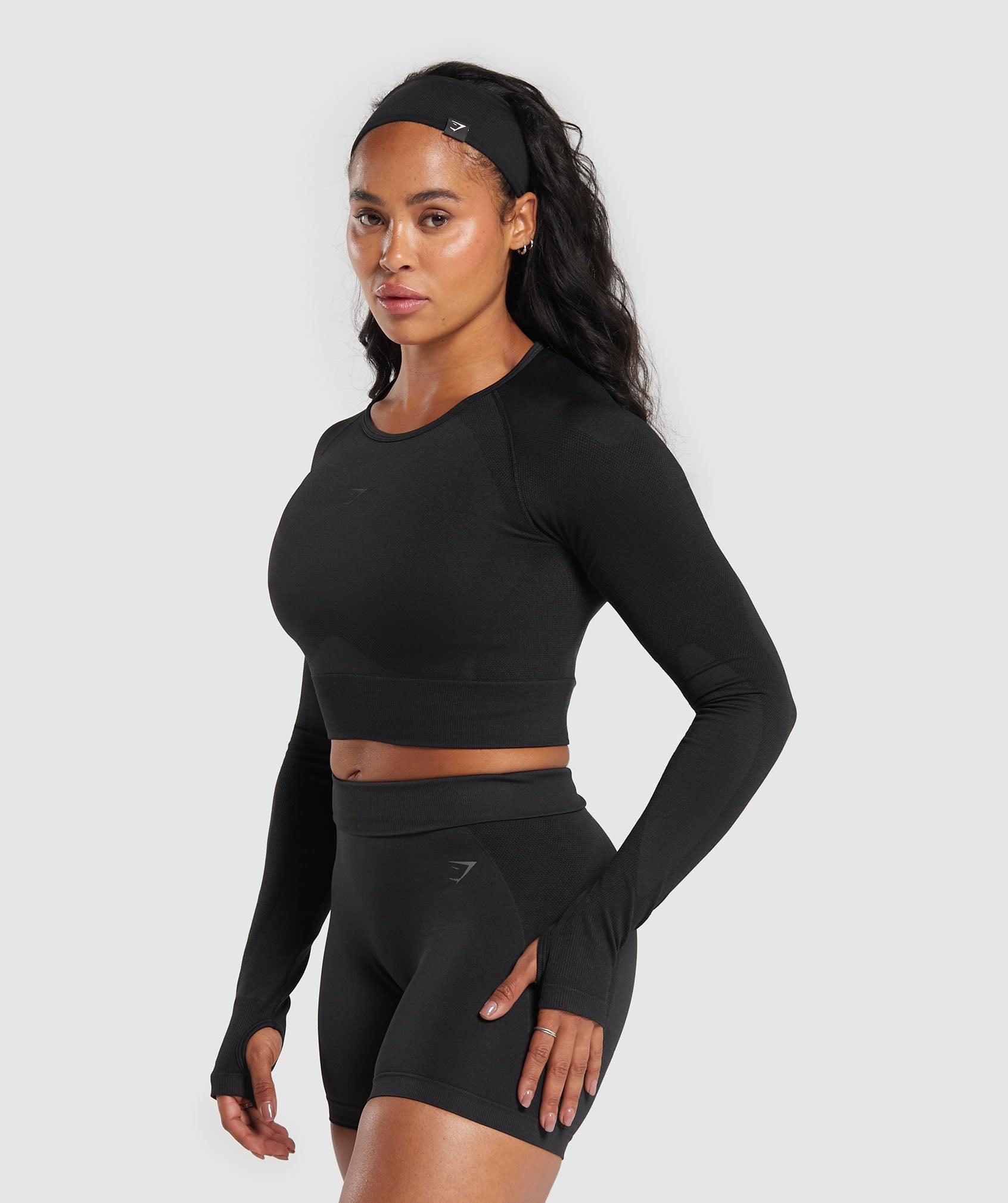gymshark-flex-long-sleeve-crop-top-black-aw24