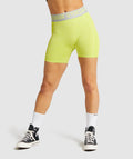 gymshark-flex-shorts-lime-marl-light-grey