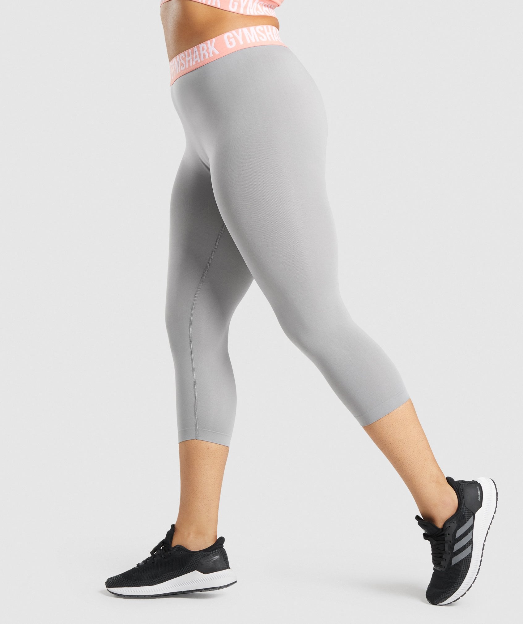 gymshark-fit-seamless-cropped-leggings-smokey-grey