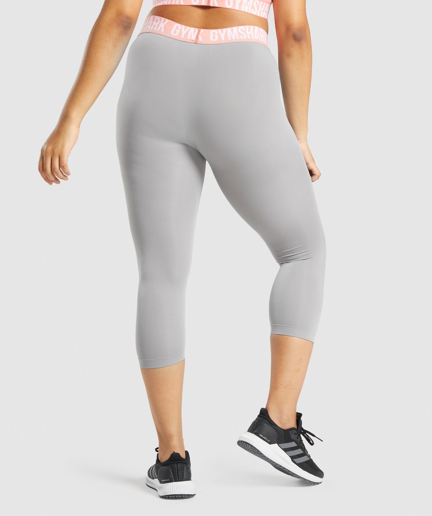 gymshark-fit-seamless-cropped-leggings-smokey-grey