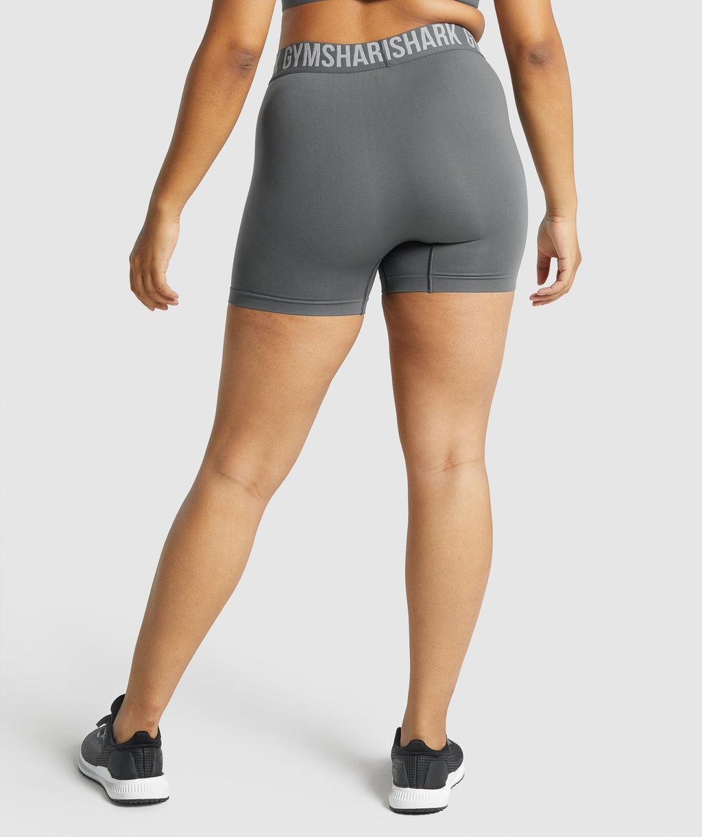 gymshark-fit-seamless-shorts-charcoal-aw21