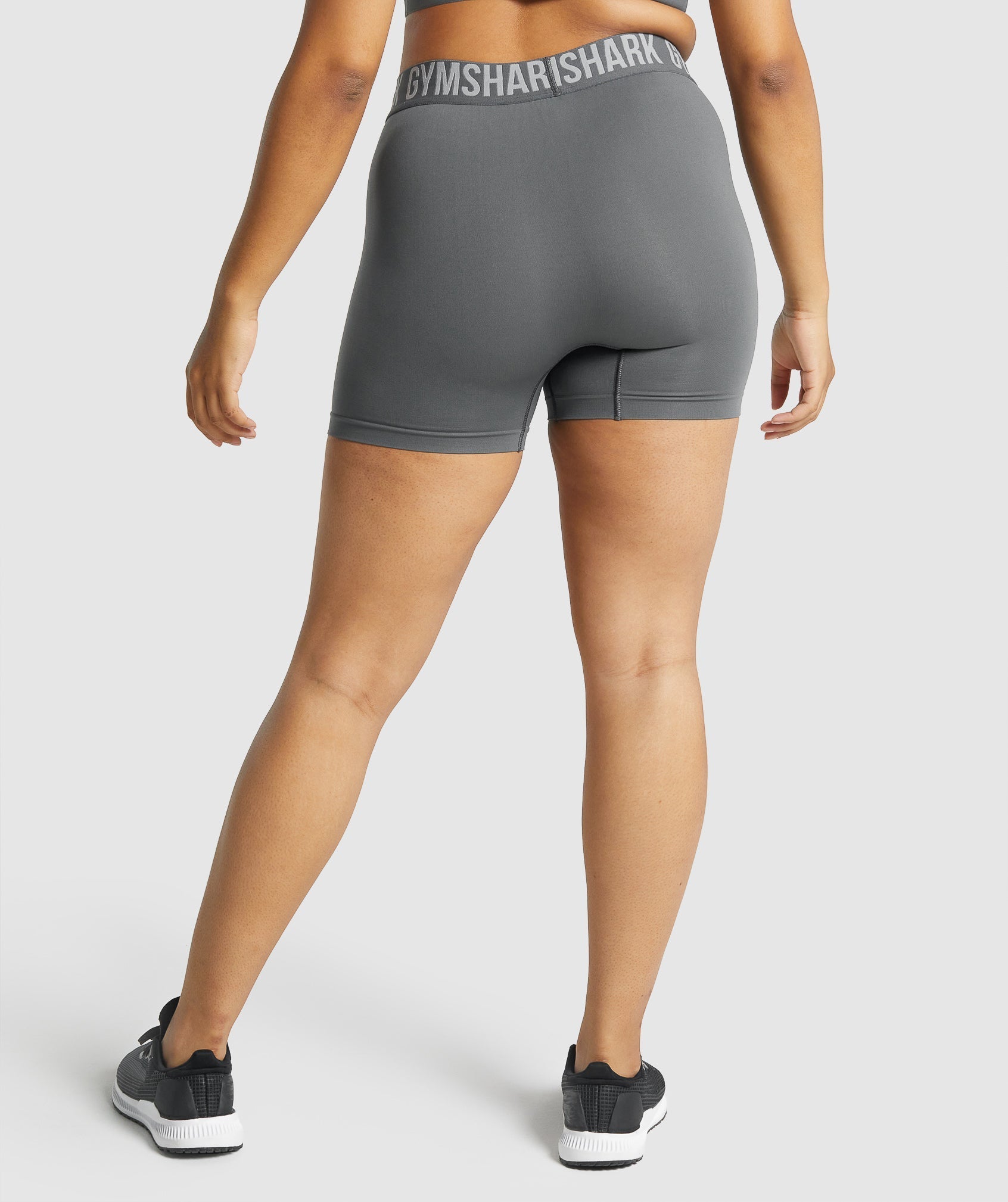 gymshark-fit-seamless-shorts-charcoal-aw21